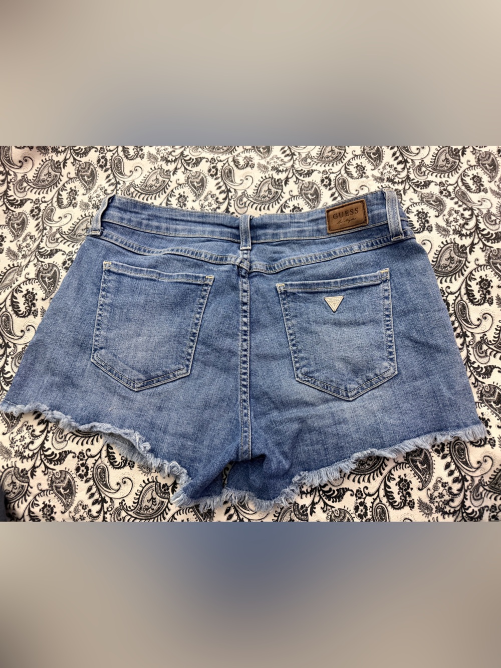 Vintage Y2K GUESS frayed short Shorts